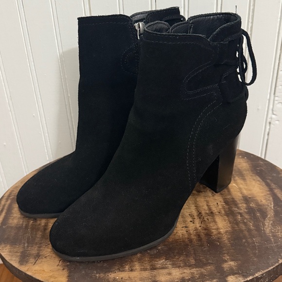 Vionic Womens Black Suede Ronnie Heeled Side Zip Ankle Boots, Size 8 / 39 - Picture 2 of 10